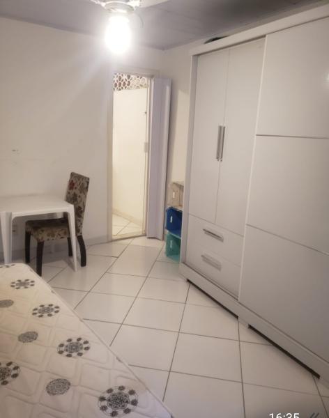 Imagem 2 da galeria do anúncio: Aluguel de quarto para menina estudante