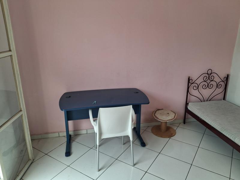 Imagem 2 da galeria do anúncio: Quarto individual mobiliado