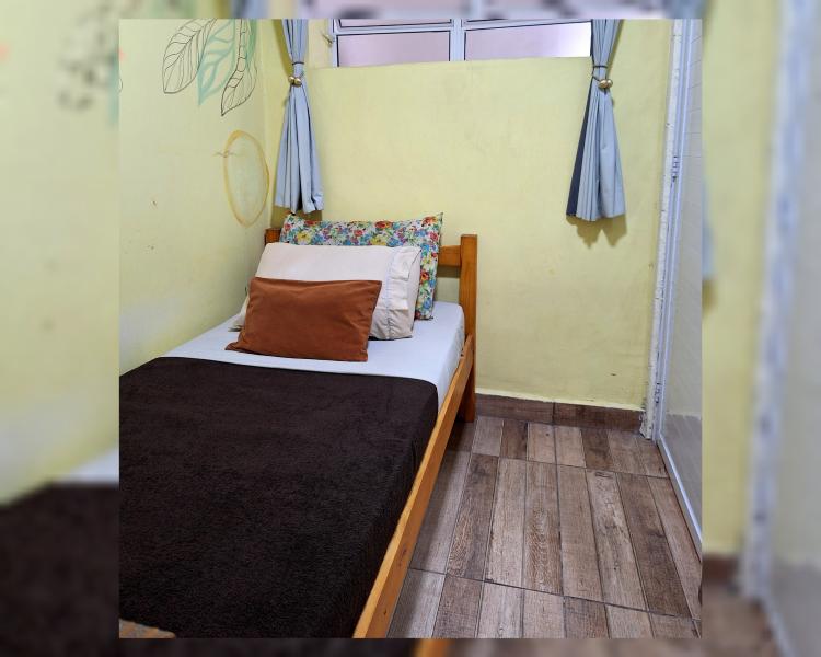 Imagem 1 da galeria do anúncio: Lindo Quarto INDIVIDUAL  no Casarão em Santos