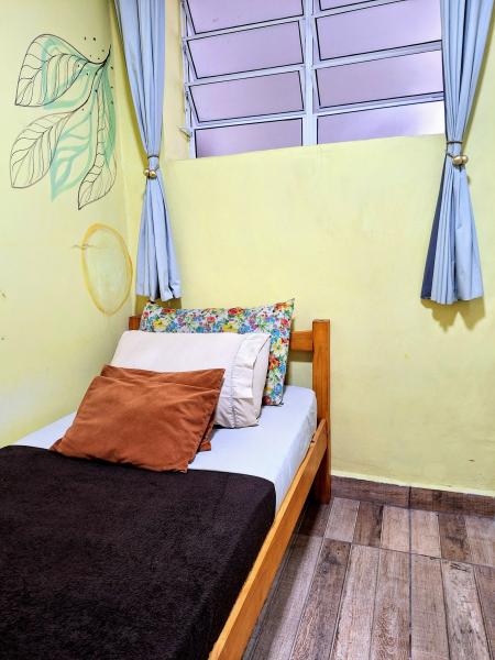 Imagem 2 da galeria do anúncio: Lindo Quarto INDIVIDUAL  no Casarão em Santos