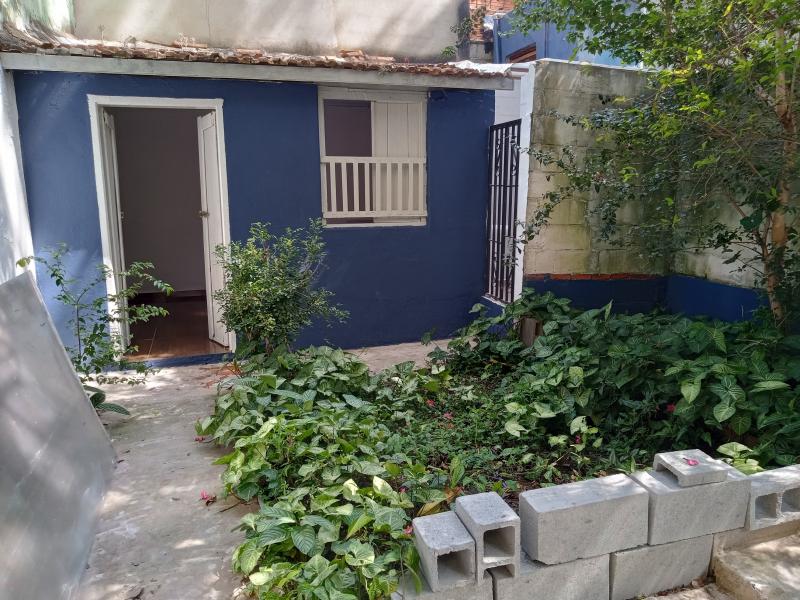 Imagem 1 da galeria do anúncio: Casinha com jardim