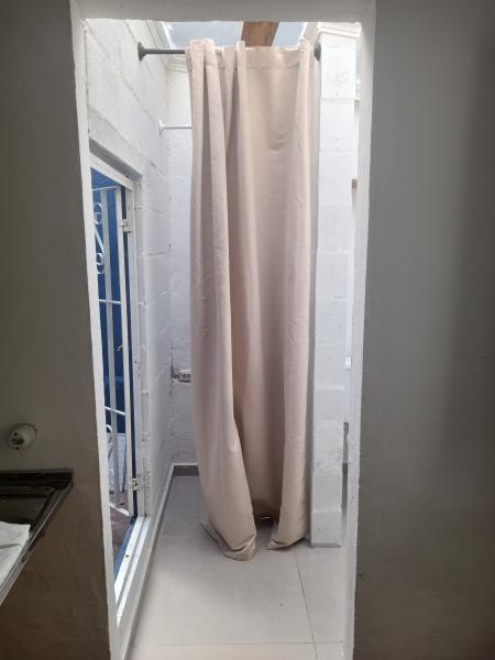 Imagem 4 da galeria do anúncio: Casinha com jardim