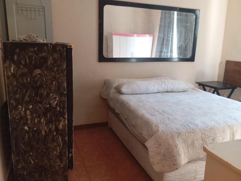 Imagem 1 da galeria do anúncio: Quarto Individual Mobiliado c Banheiro (suíte)