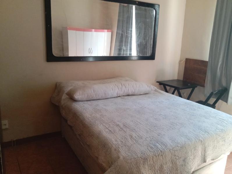 Imagem 2 da galeria do anúncio: Quarto Individual Mobiliado c Banheiro (suíte)