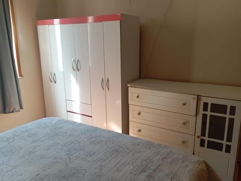 Imagem 4 da galeria do anúncio: Quarto Individual Mobiliado c Banheiro (suíte)