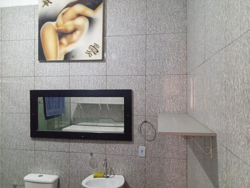 Imagem 9 da galeria do anúncio: Quarto Individual Mobiliado c Banheiro (suíte)