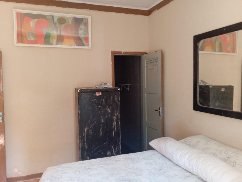 Imagem 5 da galeria do anúncio: Quarto Individual Mobiliado c Banheiro (suíte)