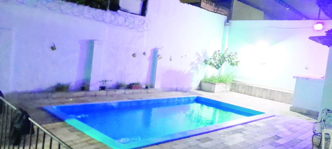 Imagem 1 da galeria do anúncio: Quarto Individual  c/ ventilação de teto