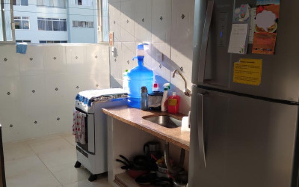 Imagem 5 da galeria do anúncio: Alugo um quarto no meu Apt