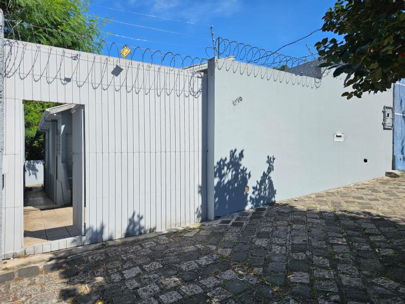 Imagem 5 da galeria do anúncio: Quarto mobiliado Centro Rebouças Agua verde solteiro casal