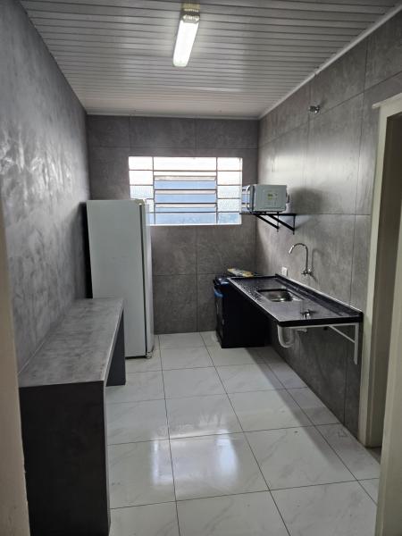 Imagem 6 da galeria do anúncio: Quarto mobiliado Centro Rebouças Agua verde solteiro casal