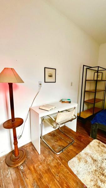 Imagem 4 da galeria do anúncio: Quarto mobiliado,c/ todas contas inclusas,a 5min da UFRGS.