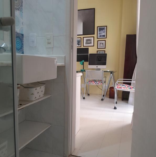 Imagem 4 da galeria do anúncio: Suite no lugar mas seguro, charmoso e calmo do Rio: Lagoa!