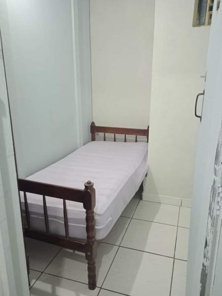 Imagem 8 da galeria do anúncio: Quartos para alugar - HOSTEL VANELIZ