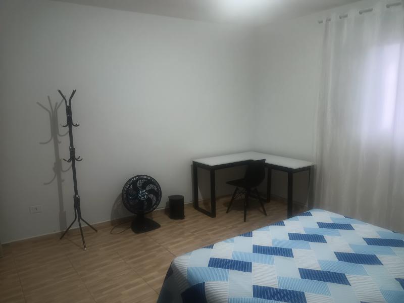 Imagem 2 da galeria do anúncio: Aluga-se quarto individual