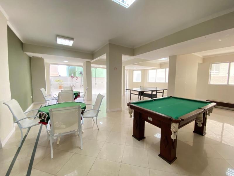 Imagem 18 da galeria do anúncio: Quarto em apartamento na quadra do mar na praia central