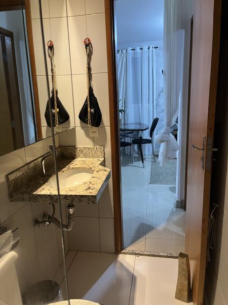 Imagem 2 da galeria do anúncio: Busco uma pessoa para alugar um quarto no meu apto, urgente.