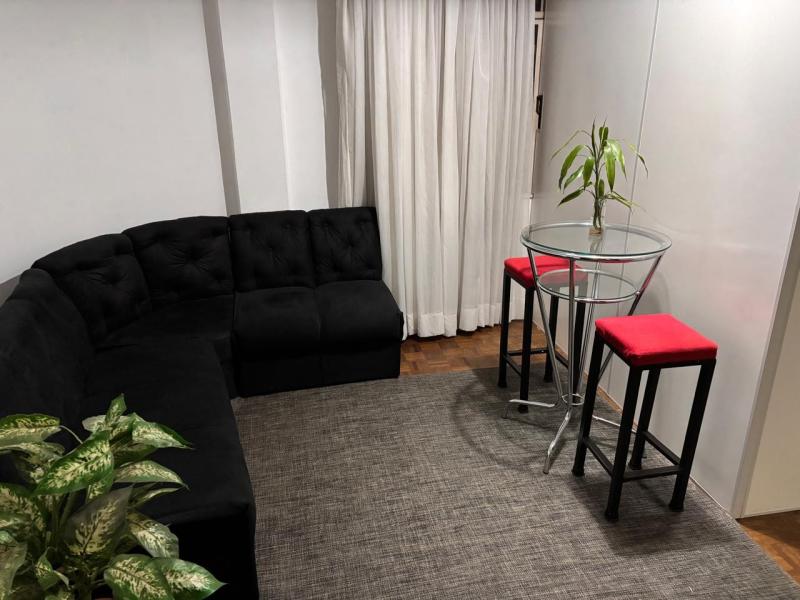 Imagem 2 da galeria do anúncio: Alugo quartos mobiliados no centro