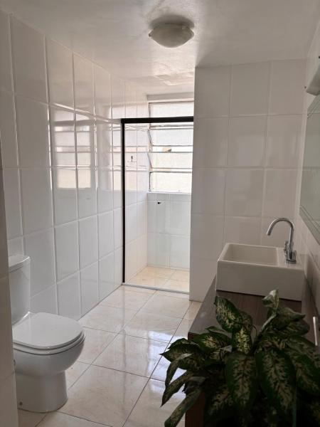 Imagem 11 da galeria do anúncio: Alugo quartos mobiliados no centro