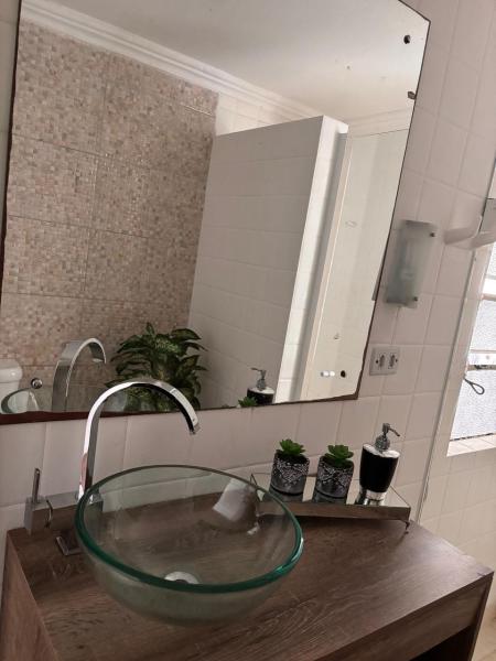 Imagem 14 da galeria do anúncio: Alugo quartos mobiliados no centro