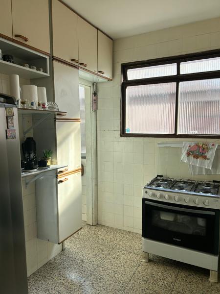 Imagem 3 da galeria do anúncio: Quarto em imóvel no Caiçaras