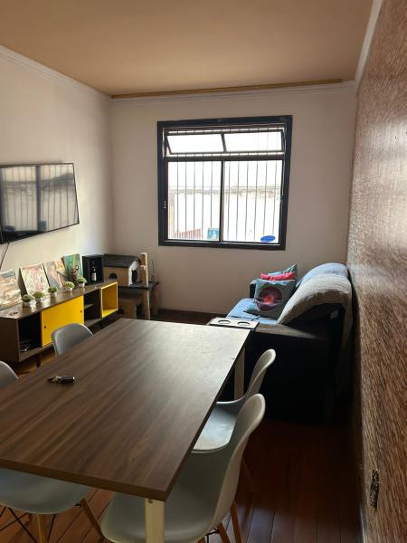 Imagem 1 da galeria do anúncio: Quarto em imóvel no Caiçaras