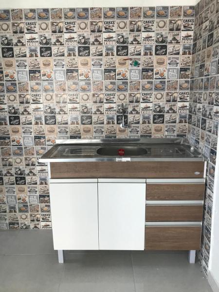 Imagem 1 da galeria do anúncio: kITNETE PARA SOLTEIRO OU CASAL , ENTRA MOTO .