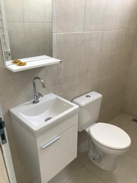 Imagem 2 da galeria do anúncio: kITNETE PARA SOLTEIRO OU CASAL , ENTRA MOTO .