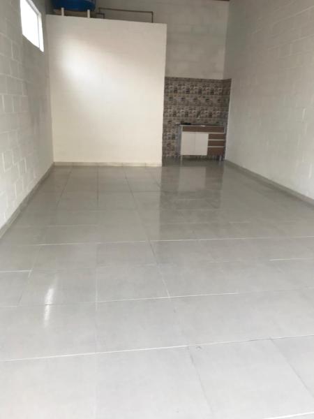 Imagem 4 da galeria do anúncio: kITNETE PARA SOLTEIRO OU CASAL , ENTRA MOTO .