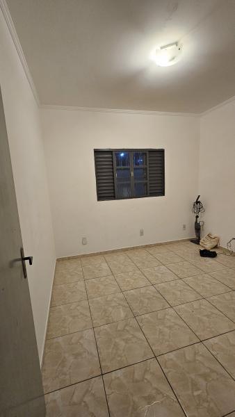 Imagem 1 da galeria do anúncio: Alugo quarto e banheiro individual na minha casa