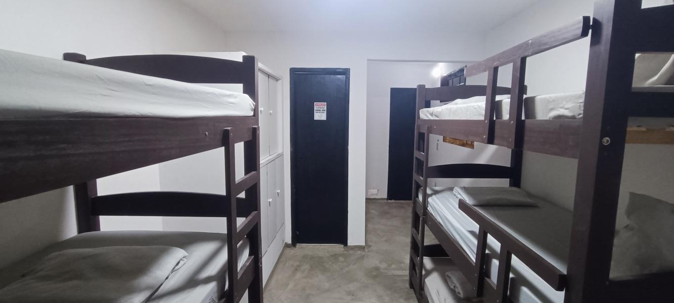 Imagem 7 da galeria do anúncio: Alugo quarto em hostel.