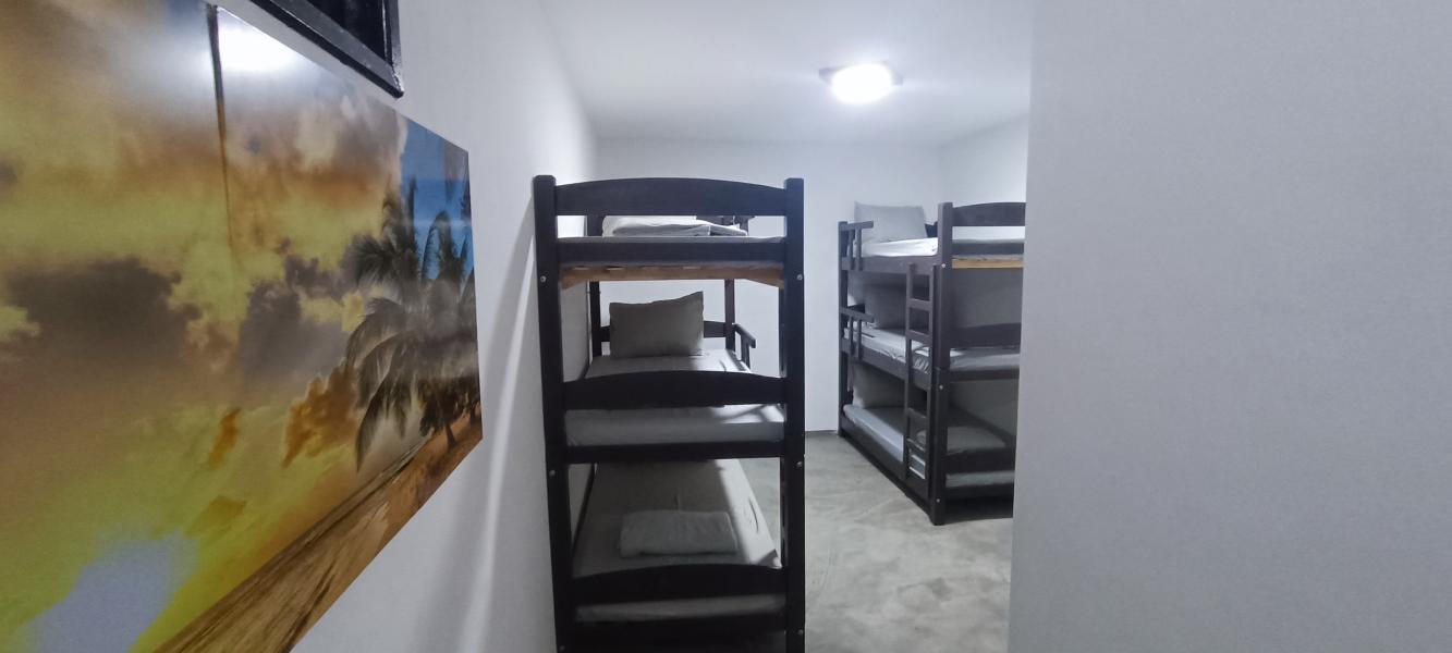 Imagem 8 da galeria do anúncio: Alugo quarto em hostel.