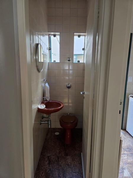 Imagem 6 da galeria do anúncio: Suite confortável em ambiente acolhedor