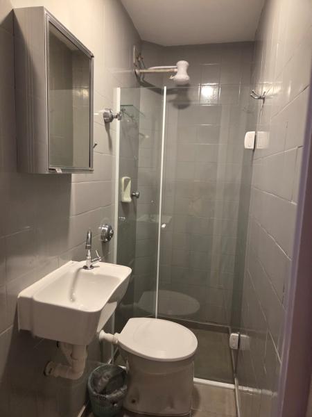 Imagem 15 da galeria do anúncio: Suite confortável em ambiente acolhedor