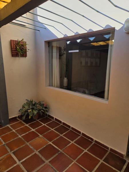 Imagem 1 da galeria do anúncio: Suite confortável em ambiente acolhedor