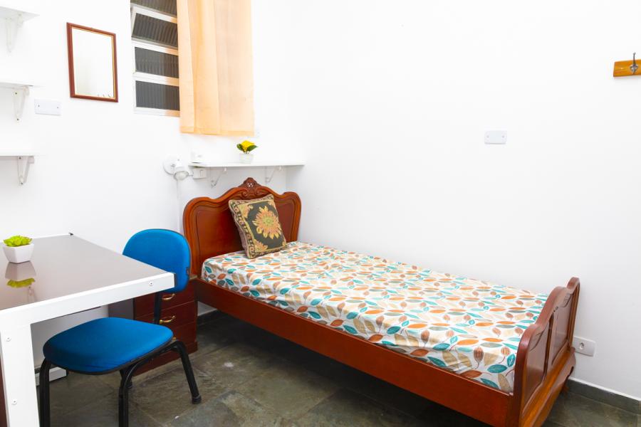 Imagem 1 da galeria do anúncio: Quarto individual masculino (n° 7) / metrô Santa Cruz