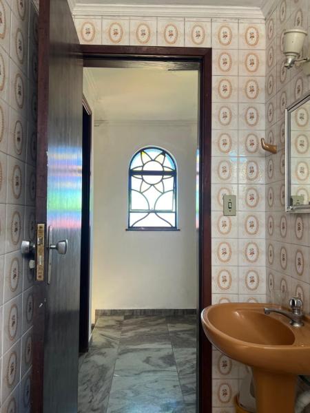 Imagem 5 da galeria do anúncio: Alugo quarto indiv. (rapaz/senhor) linha azul do metrô