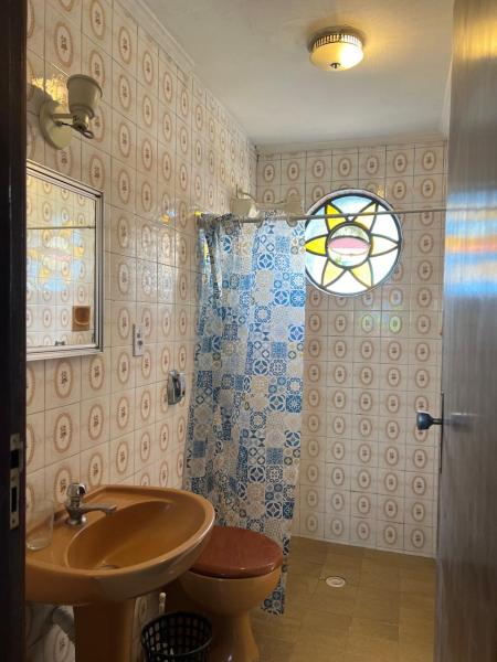 Imagem 4 da galeria do anúncio: Alugo quarto indiv. (rapaz/senhor) linha azul do metrô