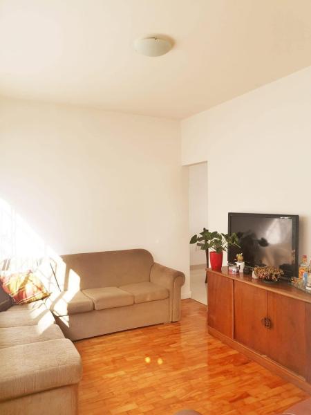 Imagem 1 da galeria do anúncio: Vaga disponível em quarto amplo – Bairro Sion