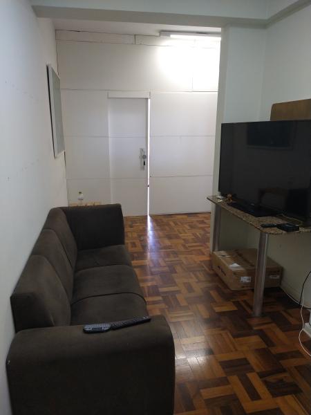 Imagem 2 da galeria do anúncio: Quarto individual disponivel no centro