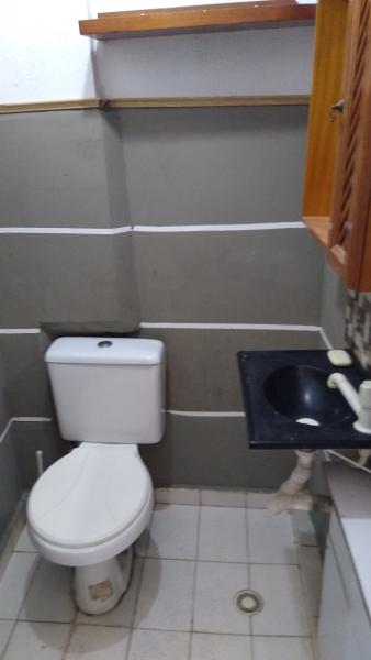 Imagem 3 da galeria do anúncio: Apto com jeito de casa, mezanino e quintal reformado