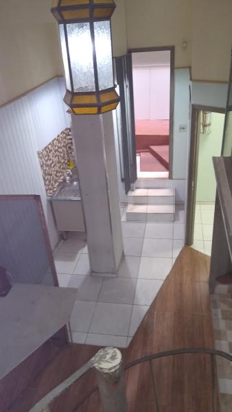 Imagem 7 da galeria do anúncio: Apto com jeito de casa, mezanino e quintal reformado