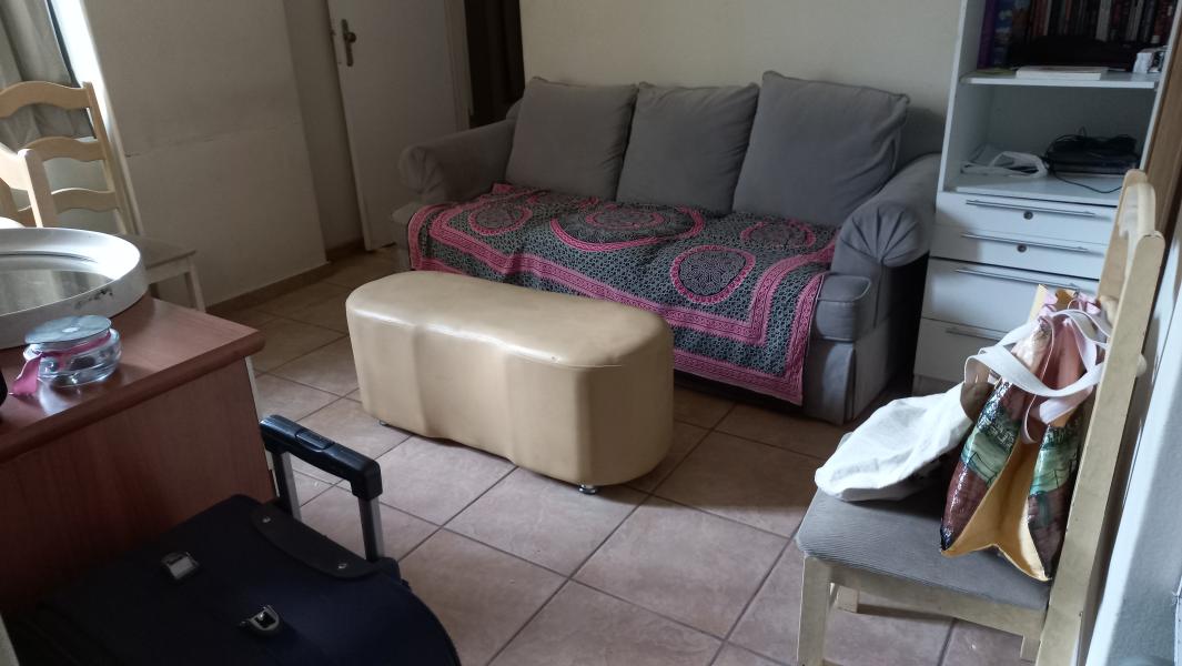 Imagem 5 da galeria do anúncio: Apartamento com quarto compartilhado para moças