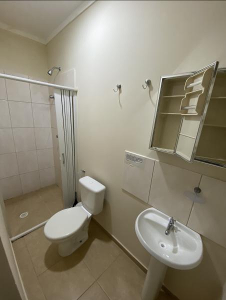 Imagem 3 da galeria do anúncio: Republica Feminino - Quarto com banheiro individual.