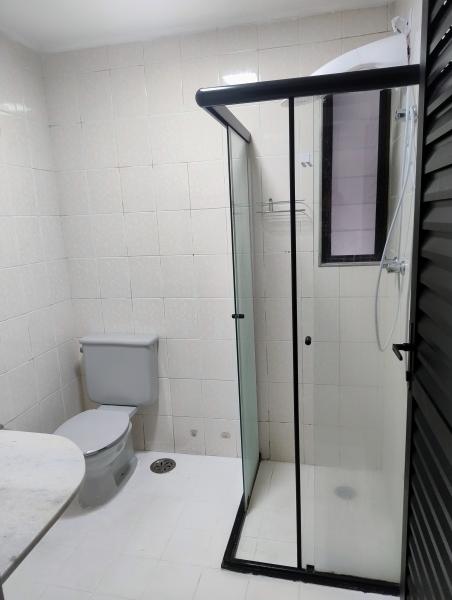 Imagem 3 da galeria do anúncio: Quarto no tatuape, predio com academia e piscina