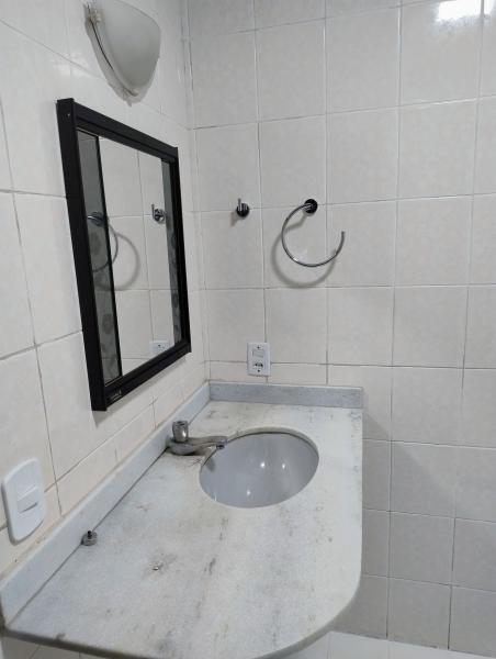 Imagem 4 da galeria do anúncio: Quarto no tatuape, predio com academia e piscina