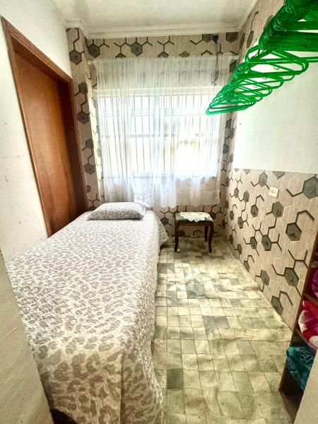 Imagem 5 da galeria do anúncio: Quarto individual, c/ garagem, sobrado triplex, Boqueirão