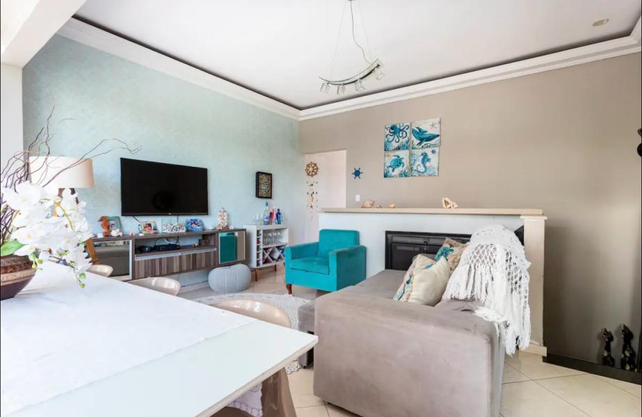 Imagem 2 da galeria do anúncio: Quarto individual, c/ garagem, sobrado triplex, Boqueirão