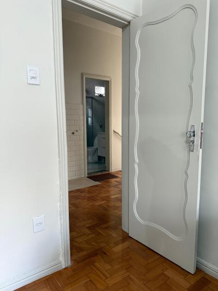 Imagem 15 da galeria do anúncio: SUITE GRANDE EM CASA