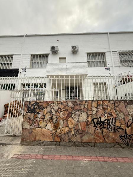 Imagem 4 da galeria do anúncio: SUITE GRANDE EM CASA